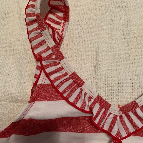 Girl’s red and white striped 2 piece Bikini - Picture 4 of 7